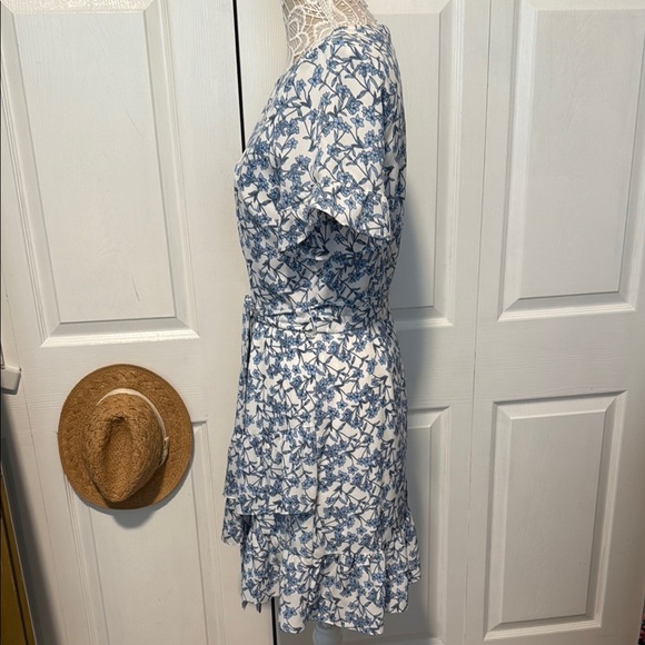 Banana Republic Floral Blue and White Dress new w/o tags 10 - Picture 4 of 14